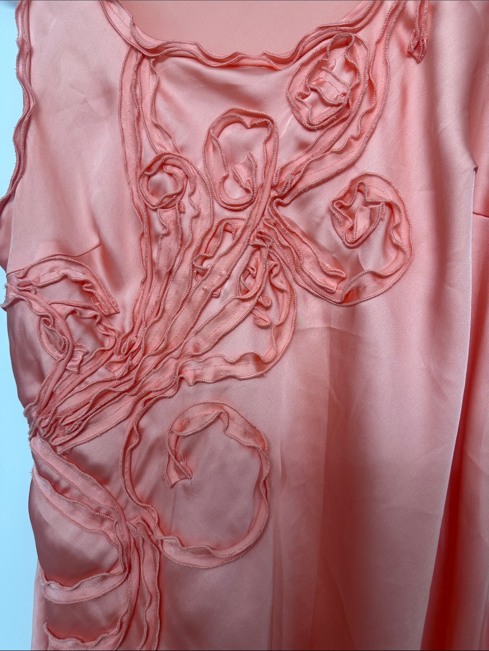 Large Kenar Coral Pink Satin Ruffle Appliqué Sleeveless Camisole - Picture 5 of 8